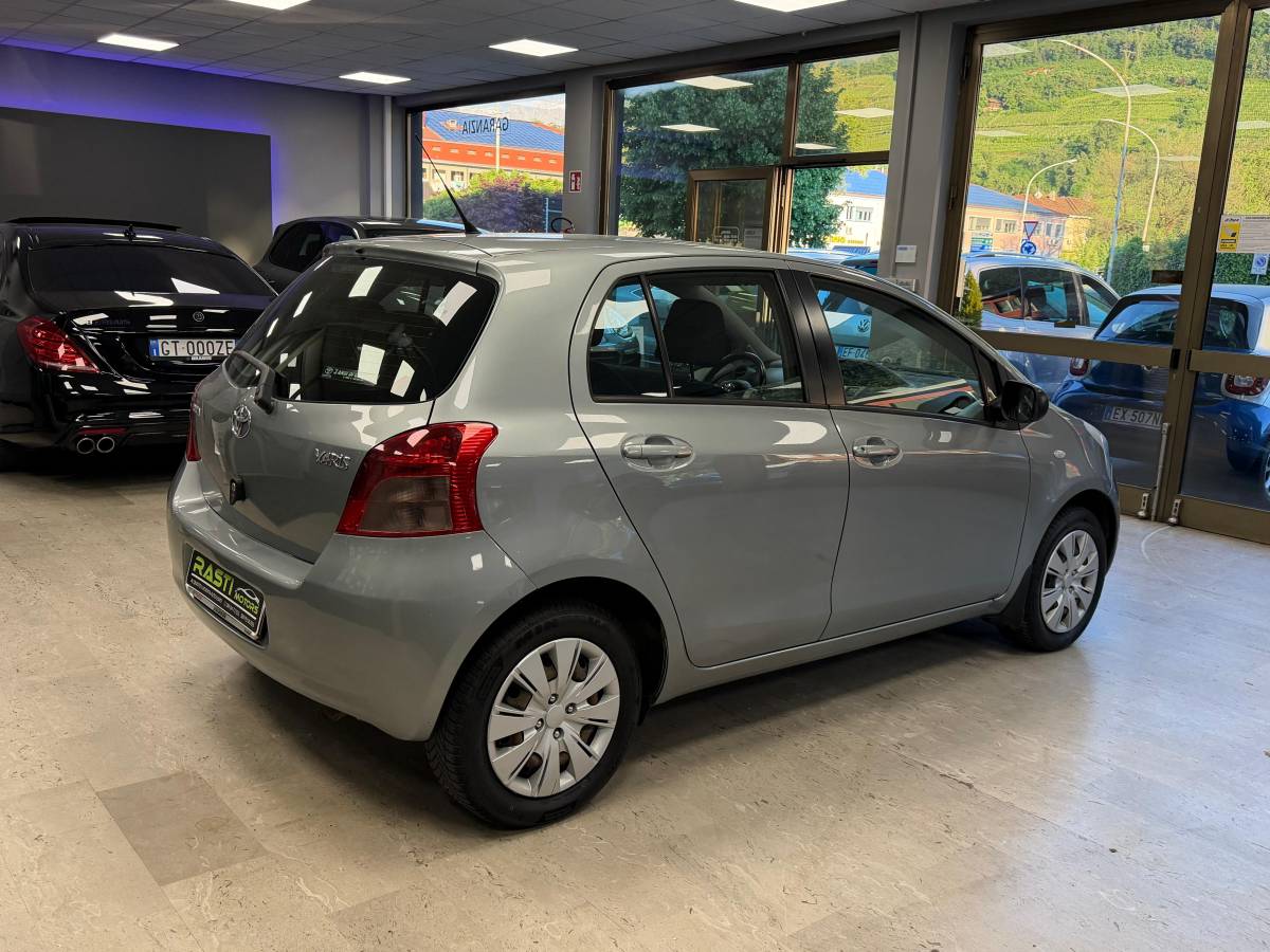 TOYOTA YARIS