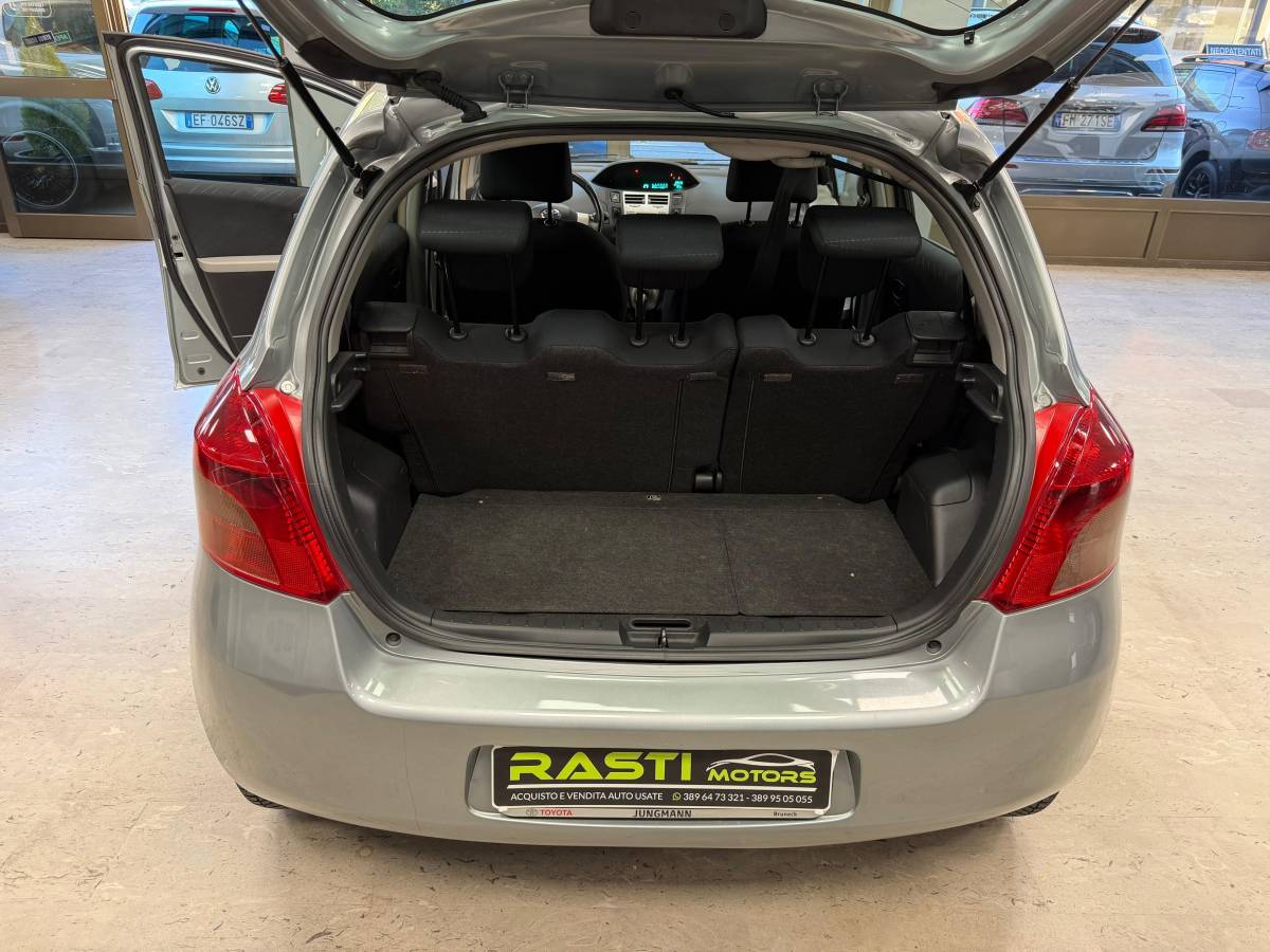 TOYOTA YARIS