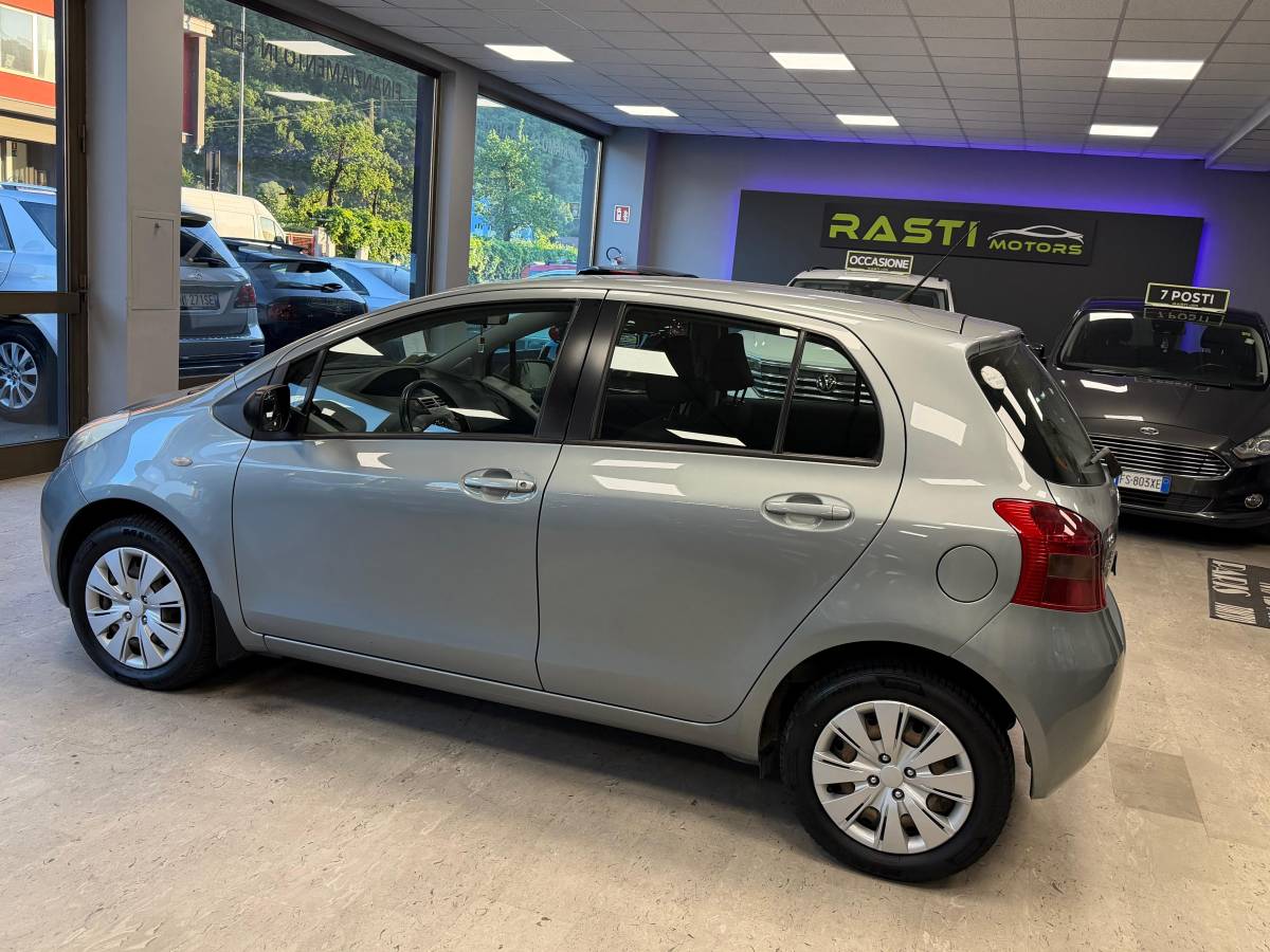 TOYOTA YARIS