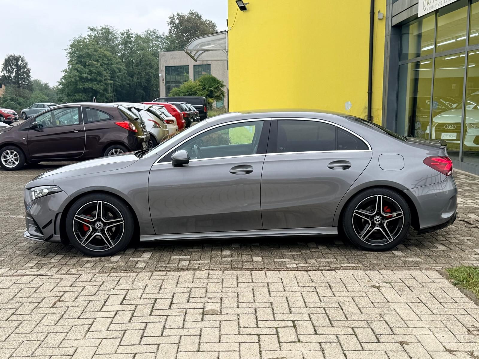 Mercedes-benz A 180 Sedan Premium pack AMG 136cv