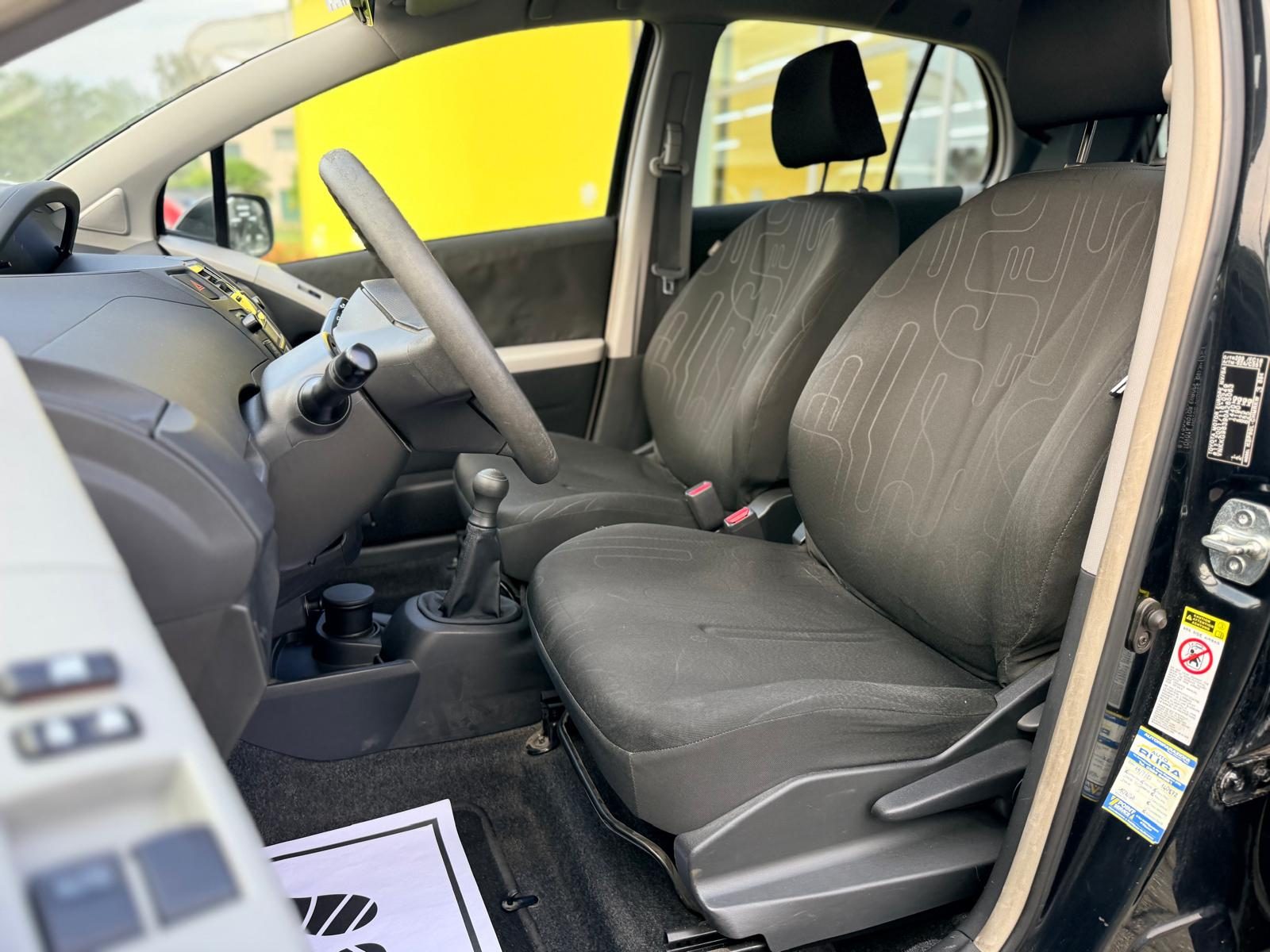 Toyota Yaris 1.0 5 porte