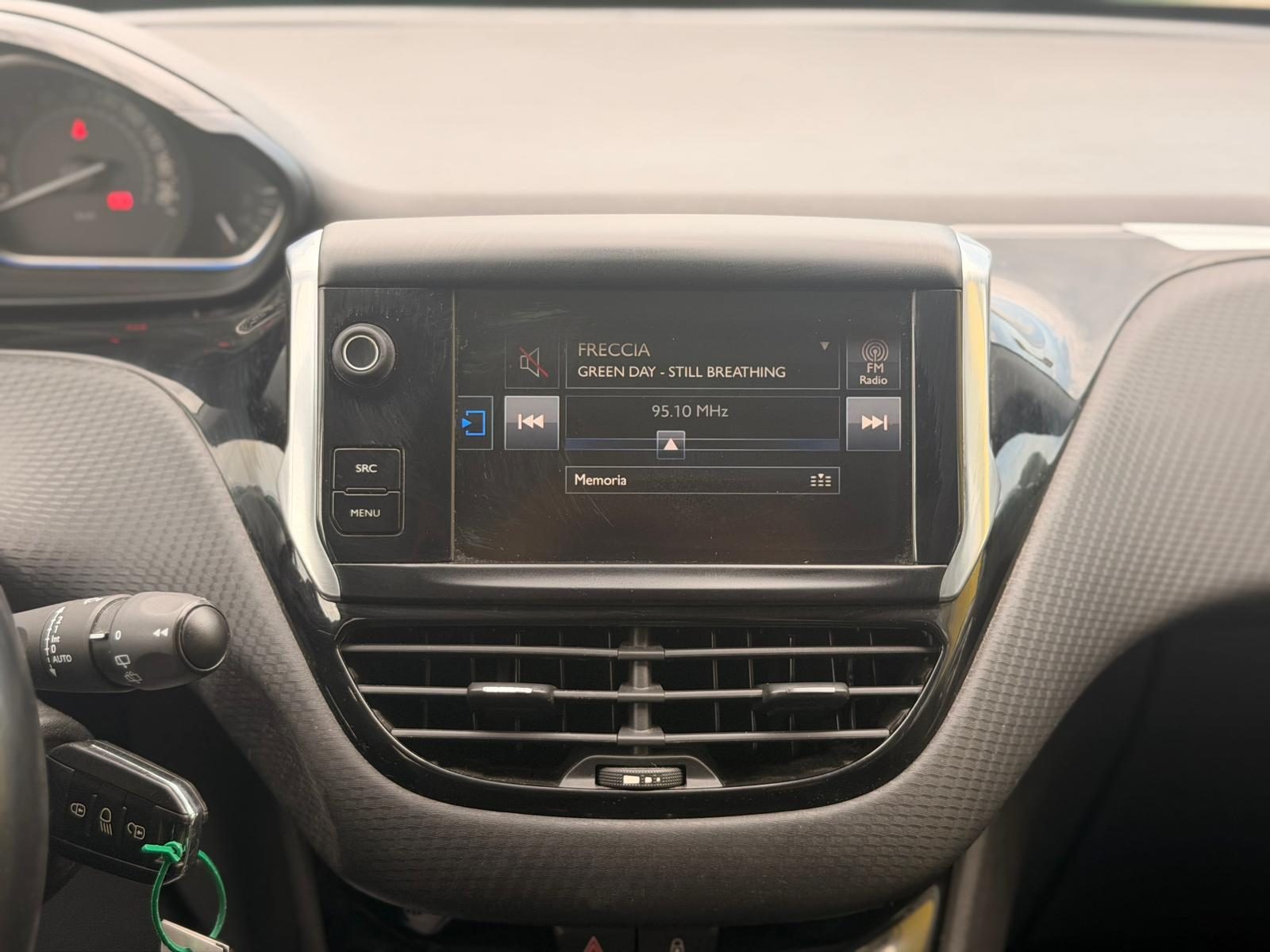 Peugeot 2008 BlueHDi S&S Black Matt 120cv